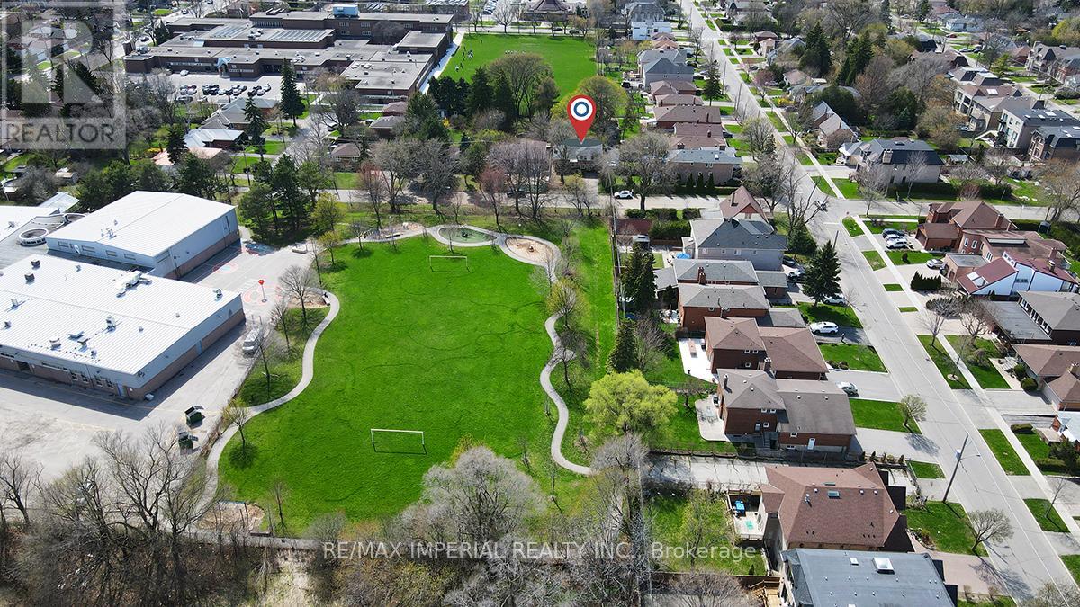 Detached at 8 FARGO AVENUE, Toronto (Newtonbrook West)