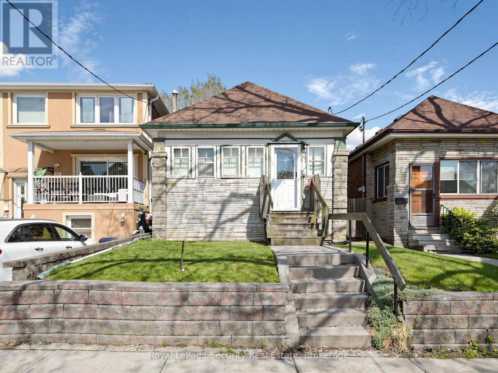 Detached at 31 BLANDFORD STREET, Toronto (Oakwood Village)