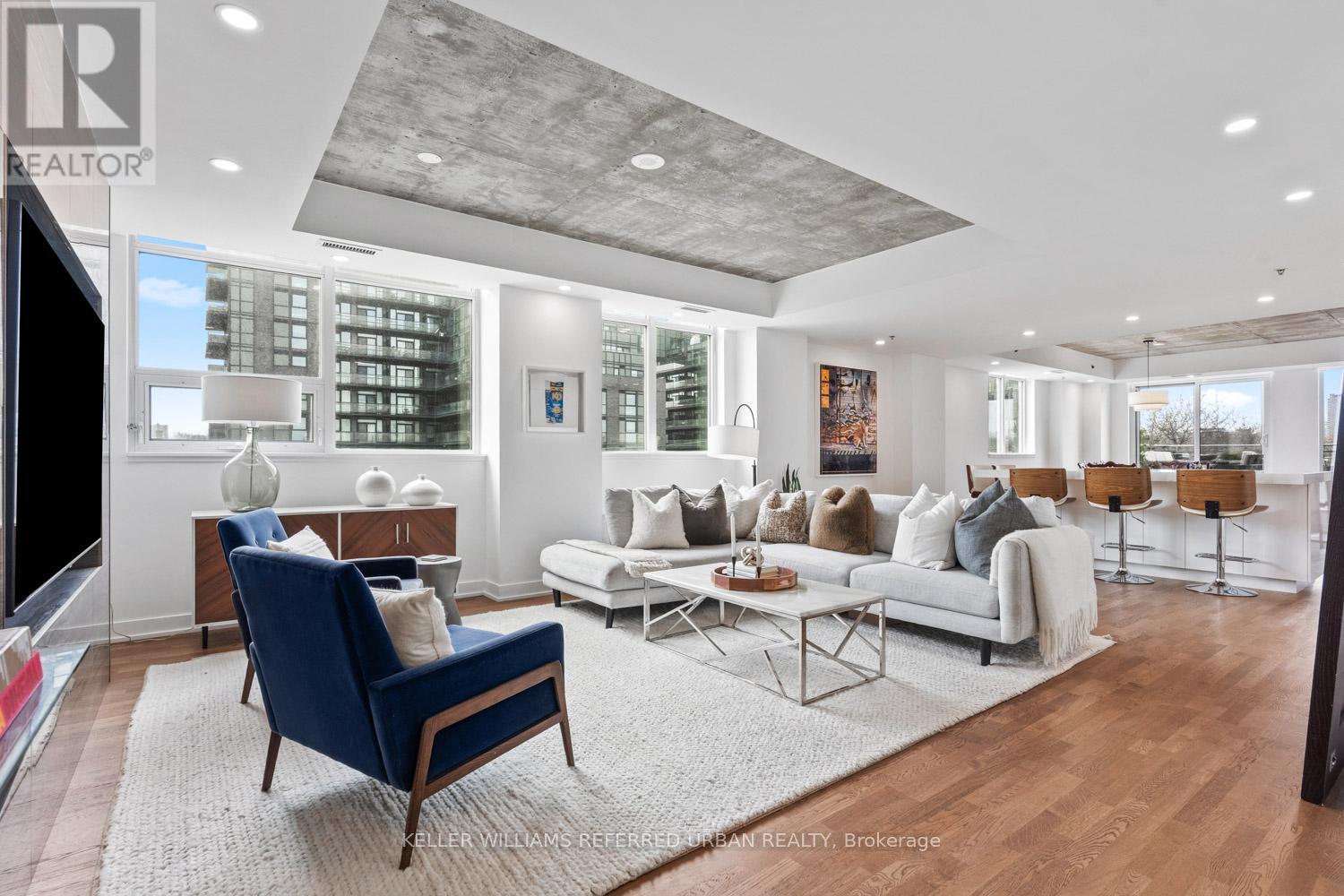 Apartment at 422 - 20 MINOWAN MIIKAN LANE, Toronto (Little Portugal)