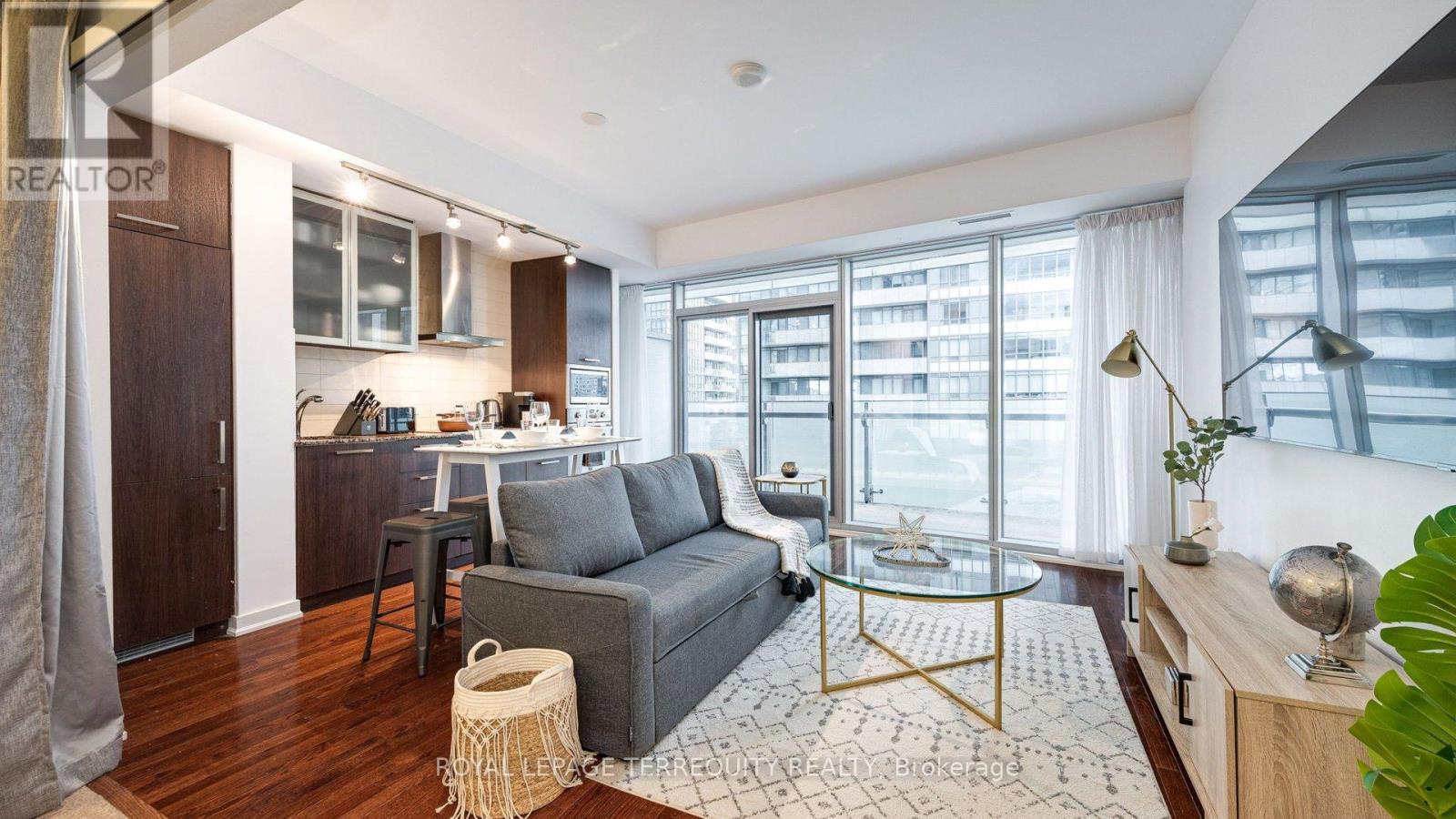 Apartment at 1101 - 14 YORK STREET, Toronto (Waterfront Communities)