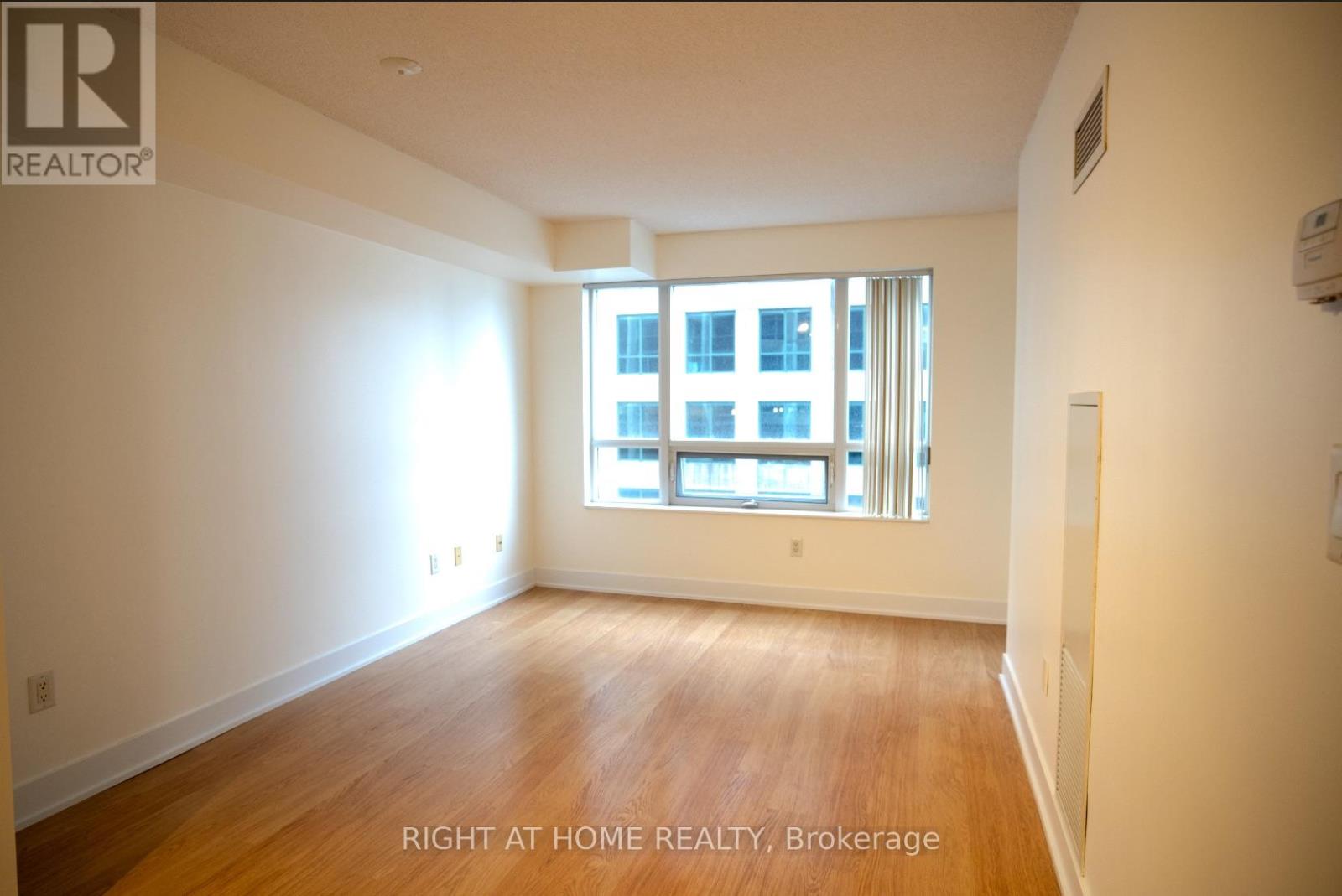 Apartment at 713 - 20 BLUE JAYS WAY, Toronto (Waterfront Communities)