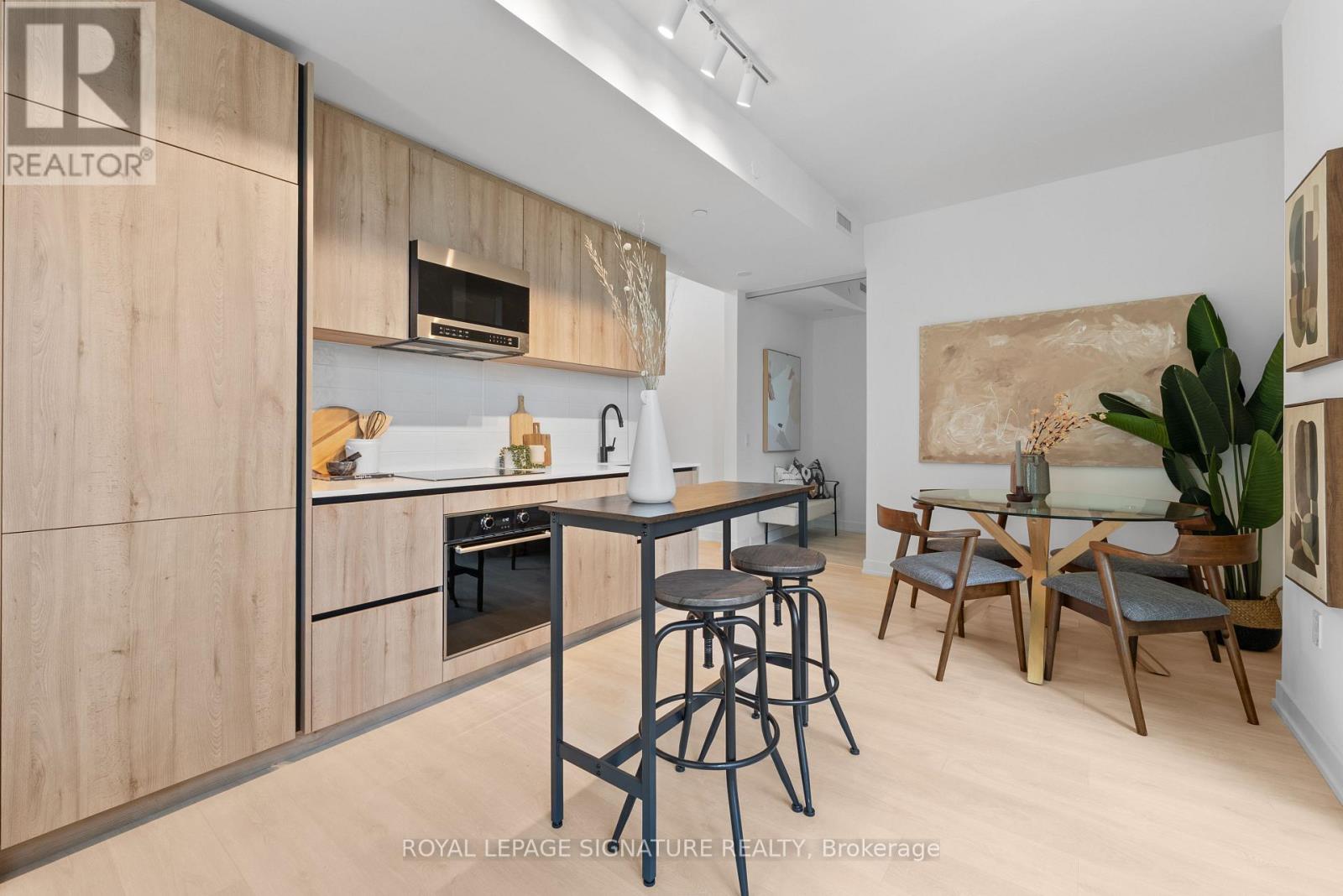 Apartment at 3102 - 117 BROADWAY AVENUE, Toronto (Mount Pleasant West)