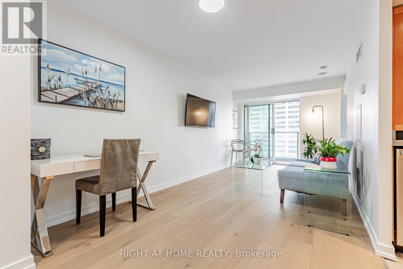 Apartment at 3116 - 8 PARK ROAD, Toronto (Rosedale-Moore Park)
