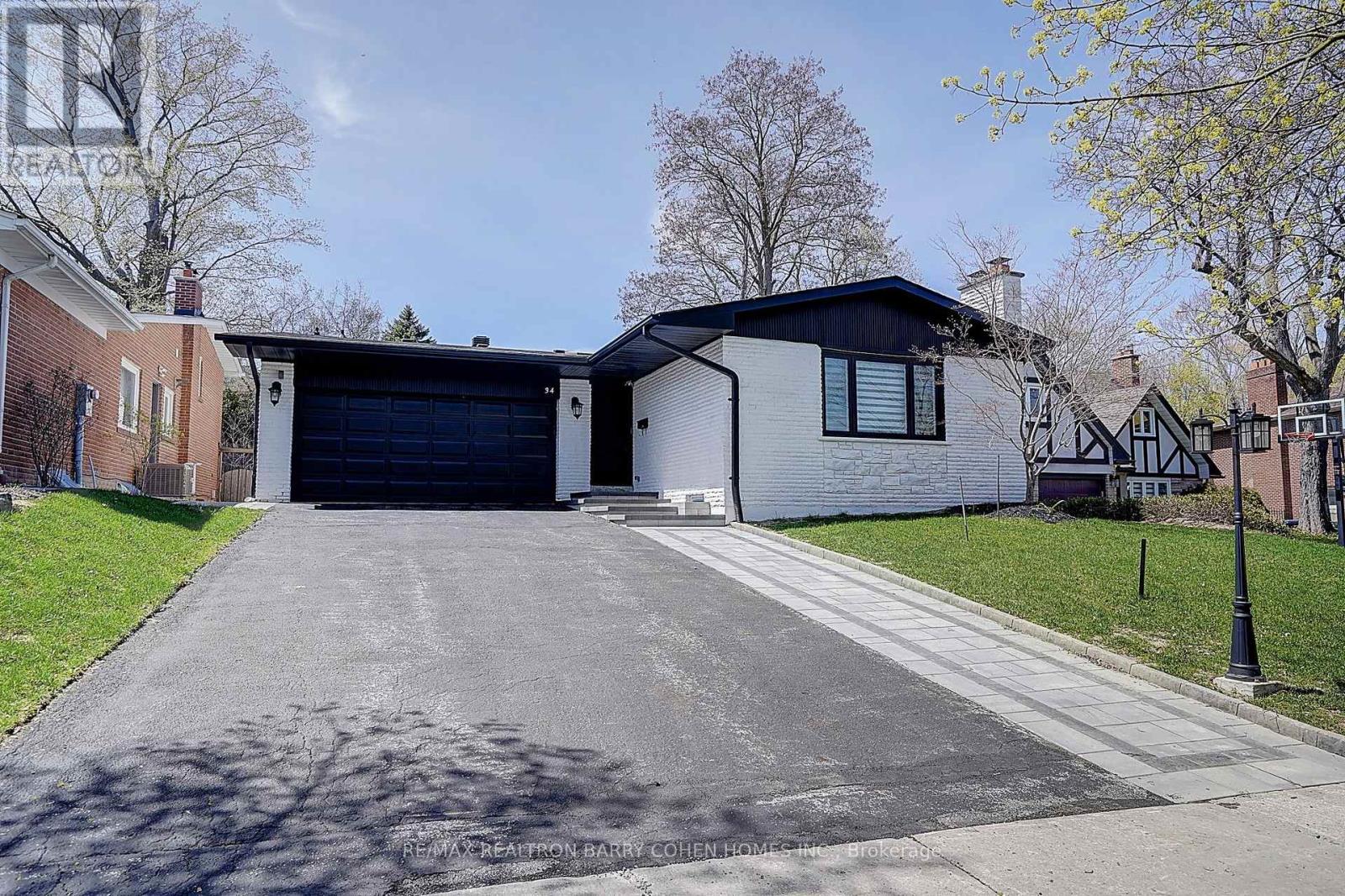 Detached at 34 ELLIOTWOOD COURT, Toronto (St. Andrew-Windfields)