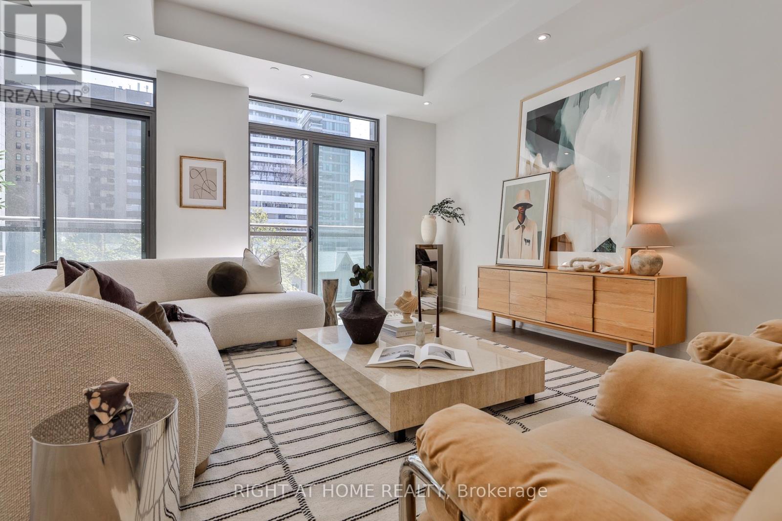 Apartment at 404 - 10 PRINCE ARTHUR AVENUE, Toronto (Annex)