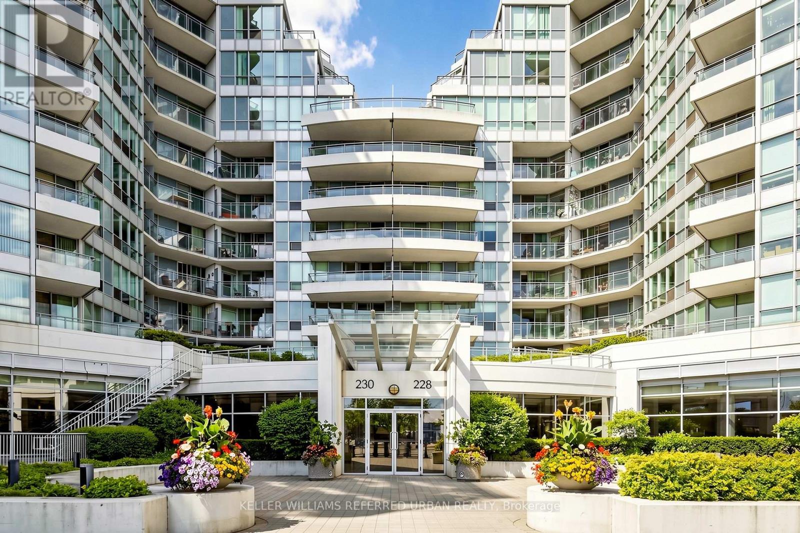 Apartment at 2325 - 230 QUEENS QUAY W, Toronto (Waterfront Communities)