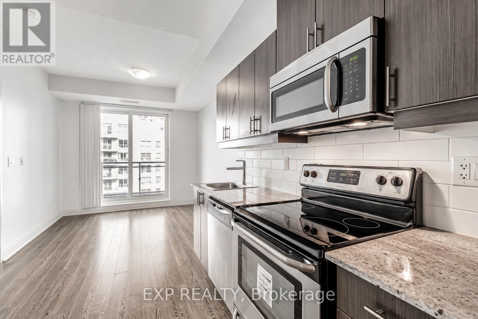 Apartment at 401 - 17 KENASTON GARDENS, Toronto (Bayview Village)