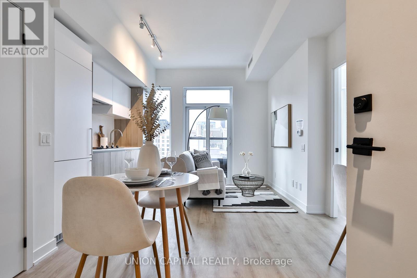 Apartment at 1005 - 319 JARVIS STREET, Toronto (Moss Park)