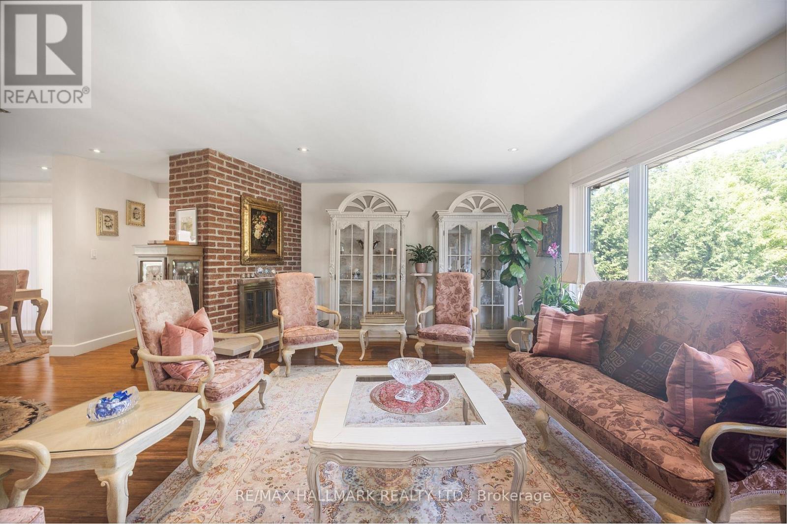 Detached at 19 TALWOOD DRIVE, Toronto (Banbury-Don Mills)