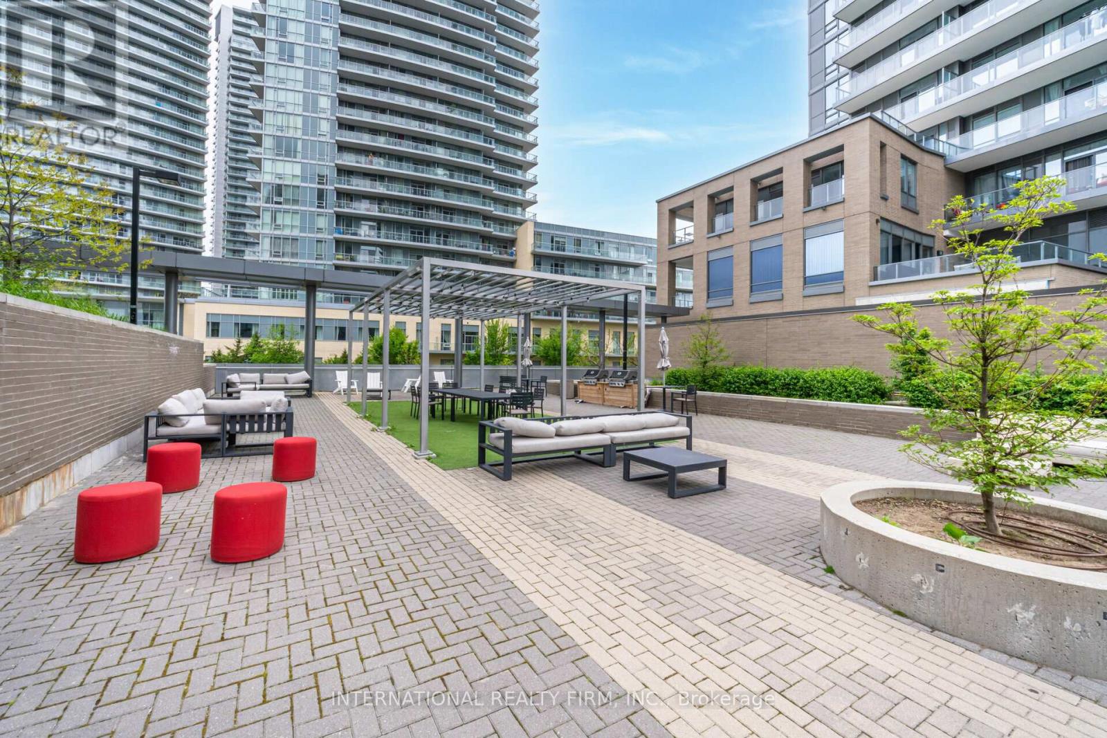 Apartment at 303 - 52 FOREST MANOR ROAD, Toronto (Henry Farm)