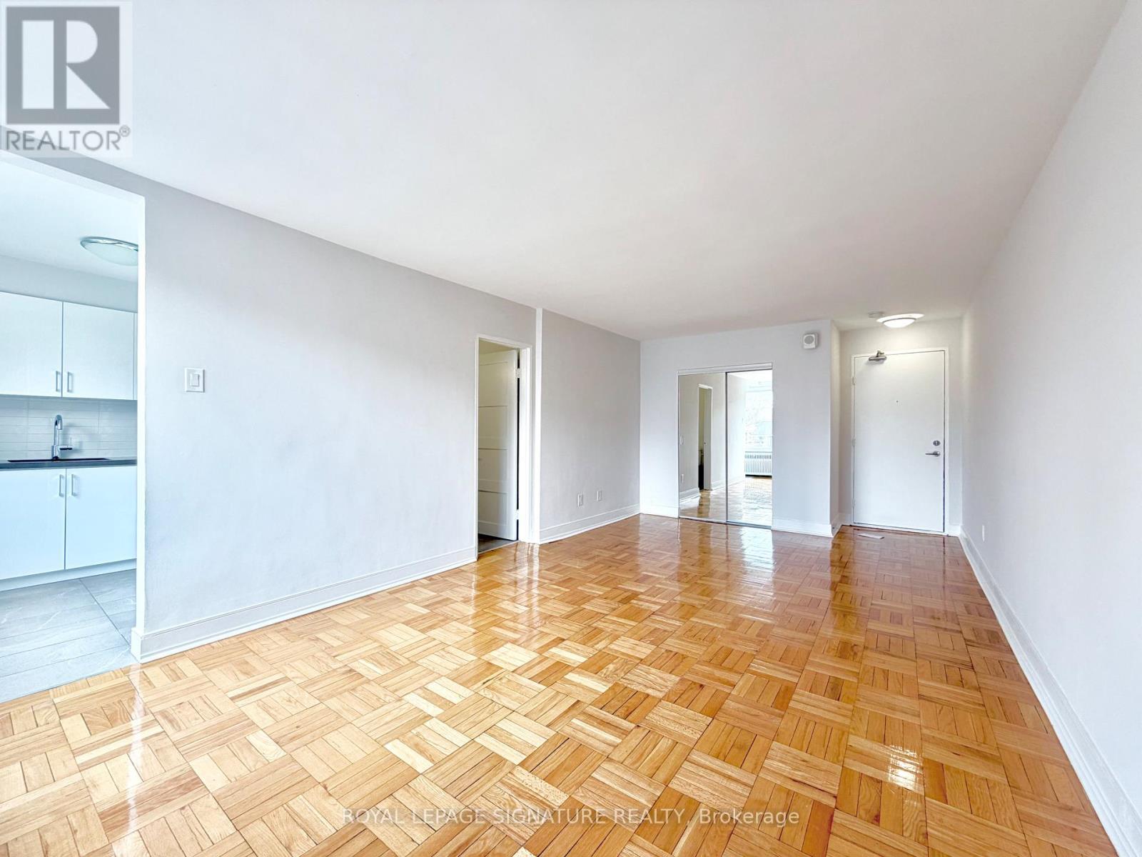 Apartment at 402 - 1545 BATHURST STREET, Toronto (Forest Hill South)