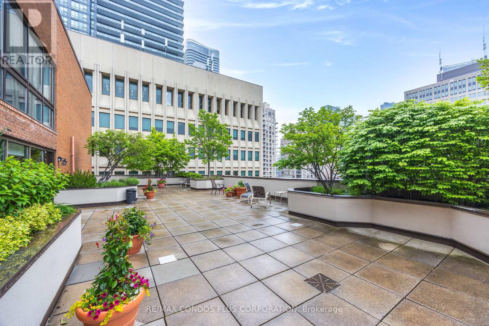 Apartment at 902 - 62 WELLESLEY STREET W, Toronto