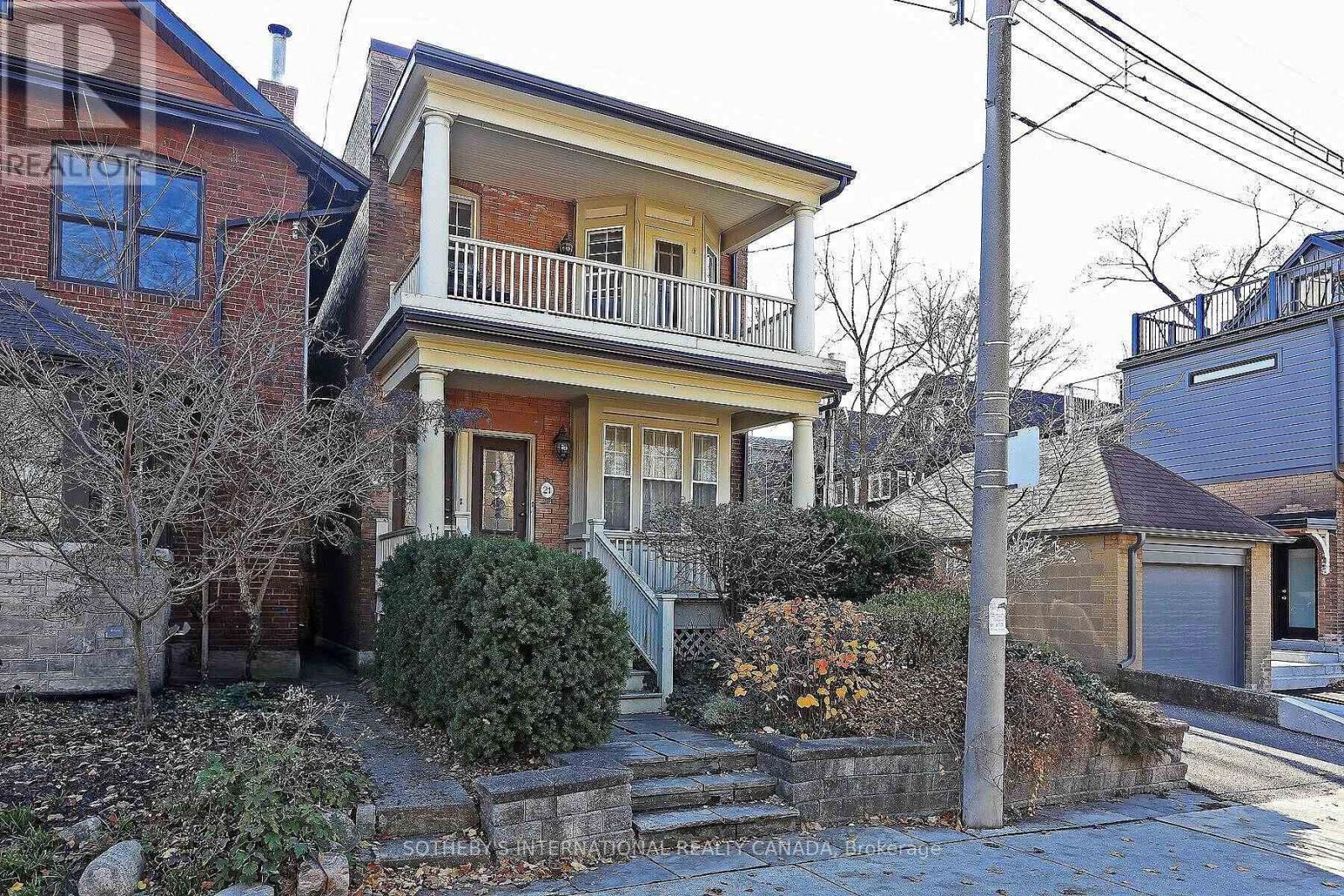 Multiplex at UPPER - 19 MELGUND ROAD, Toronto (Casa Loma)