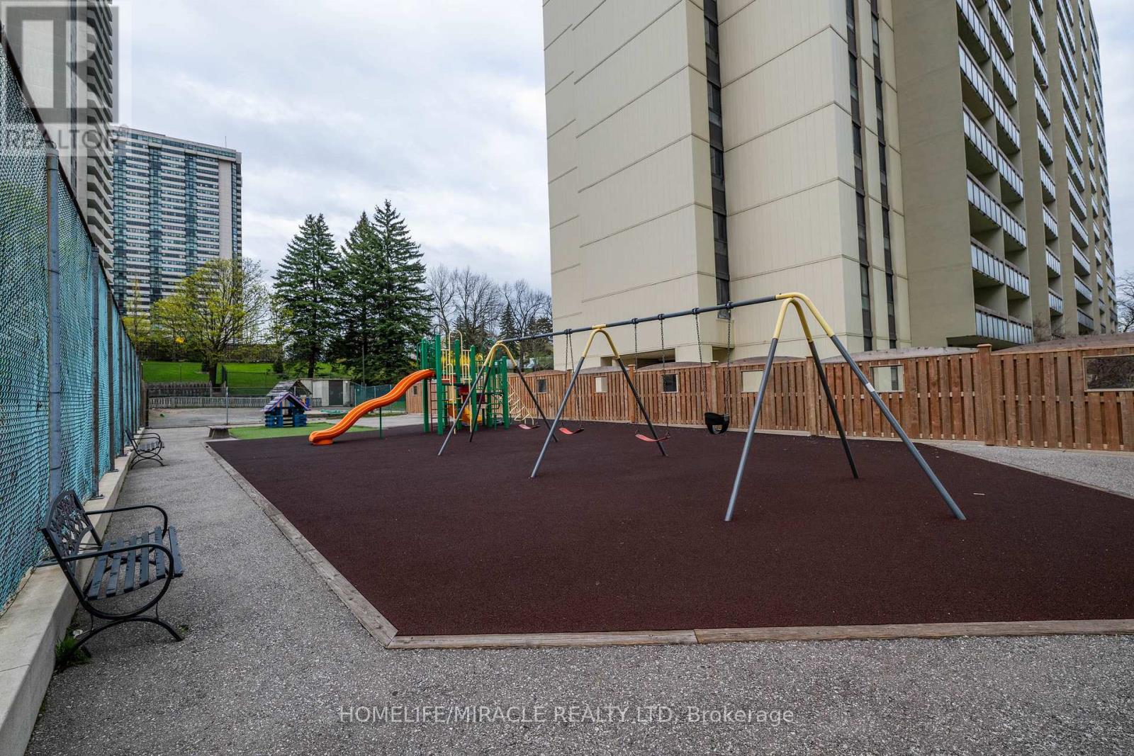 Apartment at 905 - 177 LINUS ROAD, Toronto
