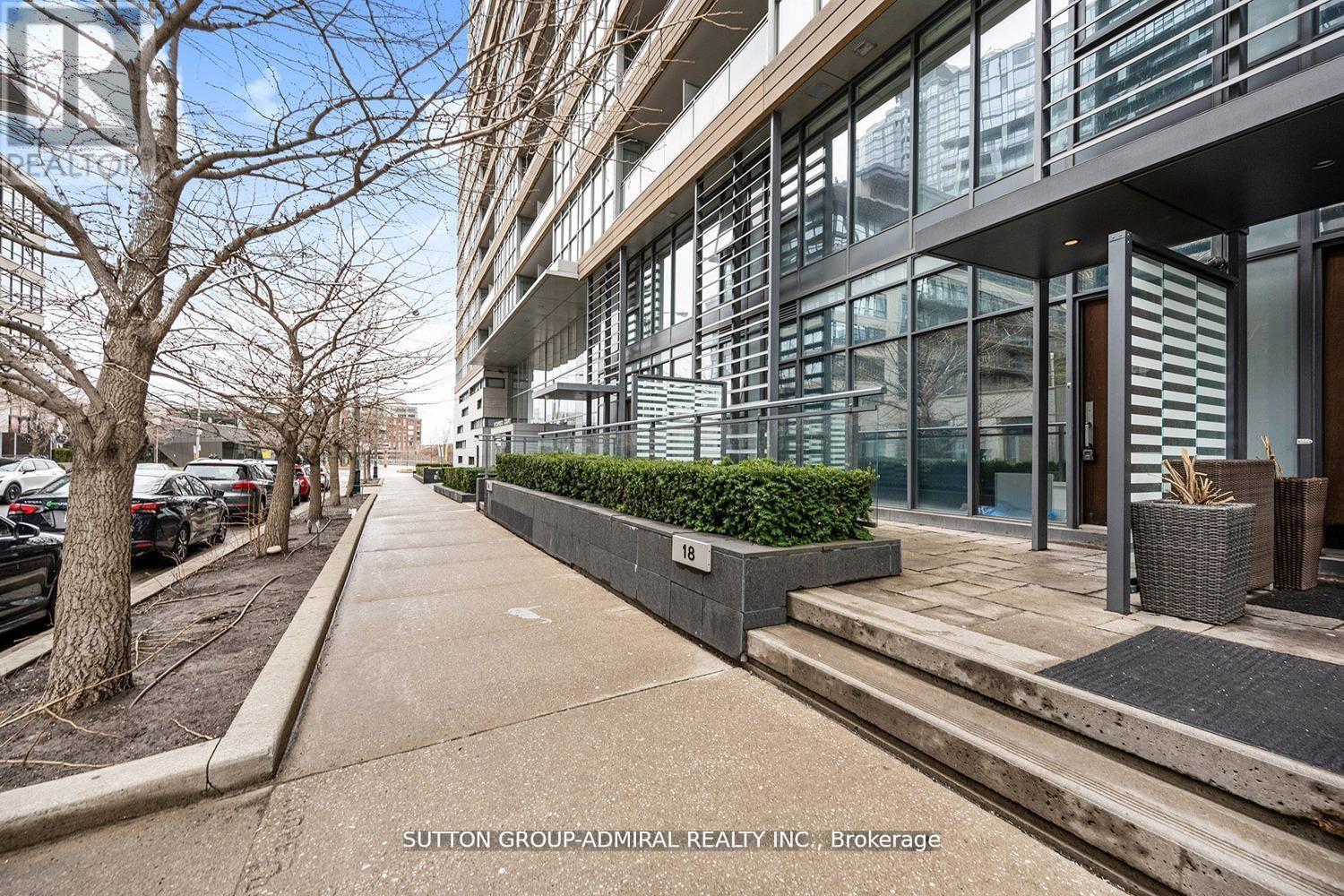 Townhouse at G20 - 18 CAPREOL COURT, Toronto (Waterfront Communities)