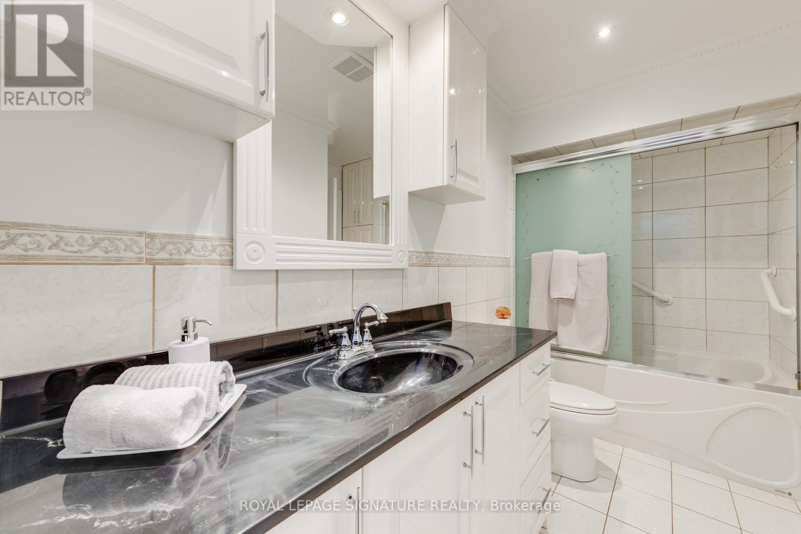Semi-Detached/Link at 124 EDMONTON DRIVE, Toronto