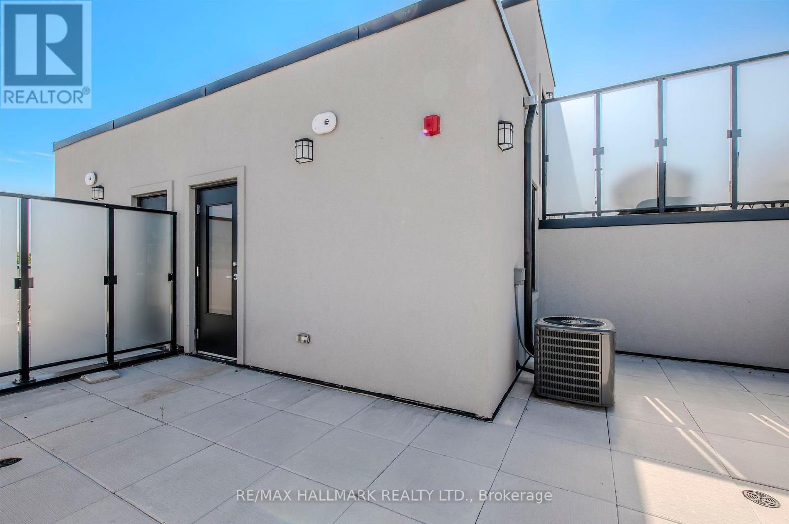 Apartment at 4TH FLOOR - 34-851 SHEPPARD AVENUE W, Toronto (Bathurst Manor)