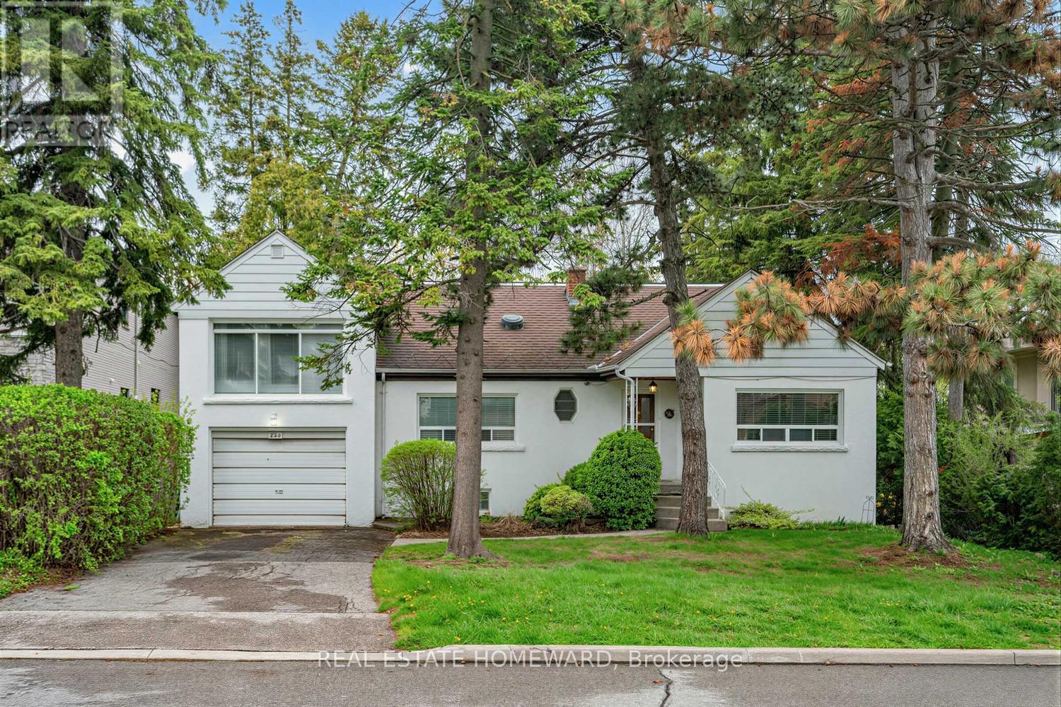 Detached at 228 PEMBERTON AVENUE, Toronto (Newtonbrook East)
