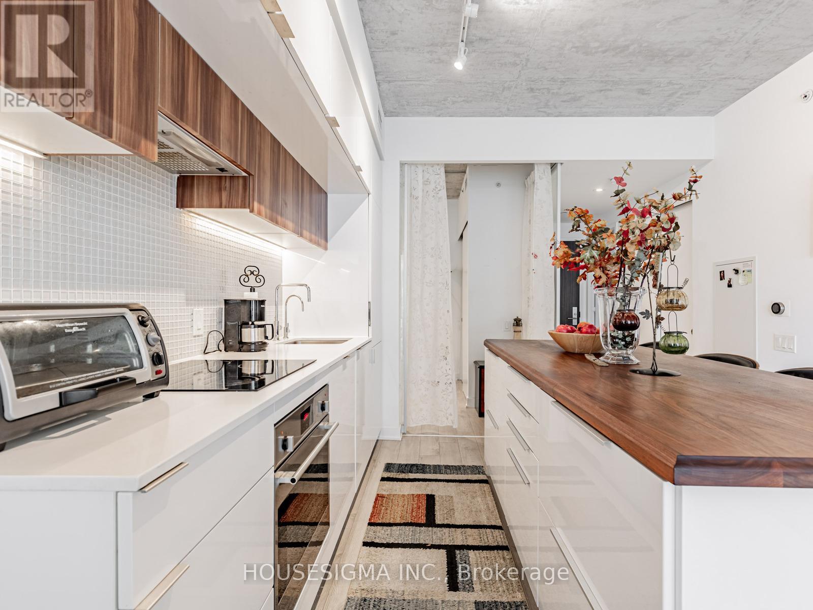 Apartment at 1201 - 185 ROEHAMPTON AVENUE, Toronto (Mount Pleasant West)