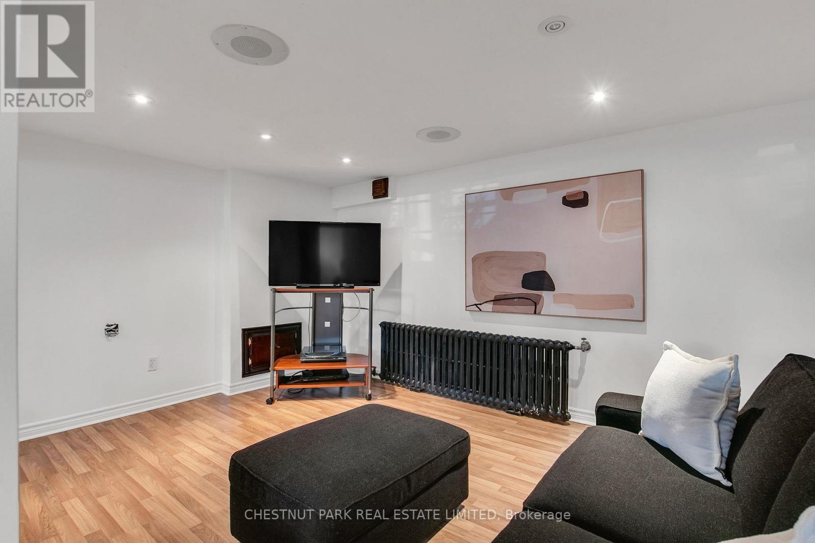 Detached at 4 BIGGAR AVENUE, Toronto