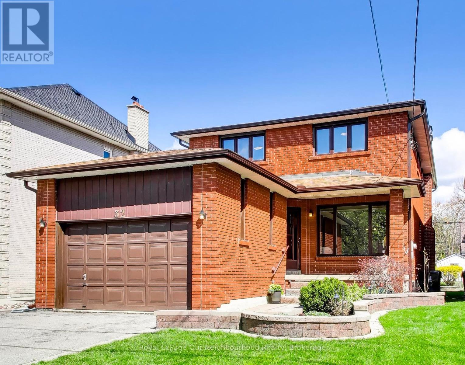 Detached at 32 MADAWASKA AVENUE, Toronto (Newtonbrook East)