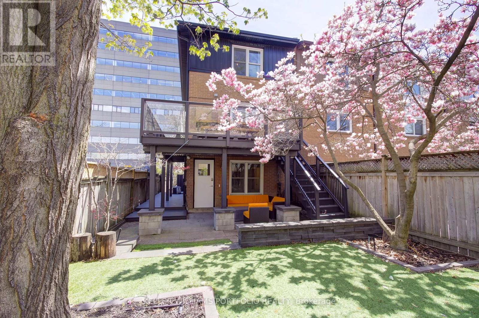 Townhouse at 48 MICHENER COURT, Toronto (Niagara)