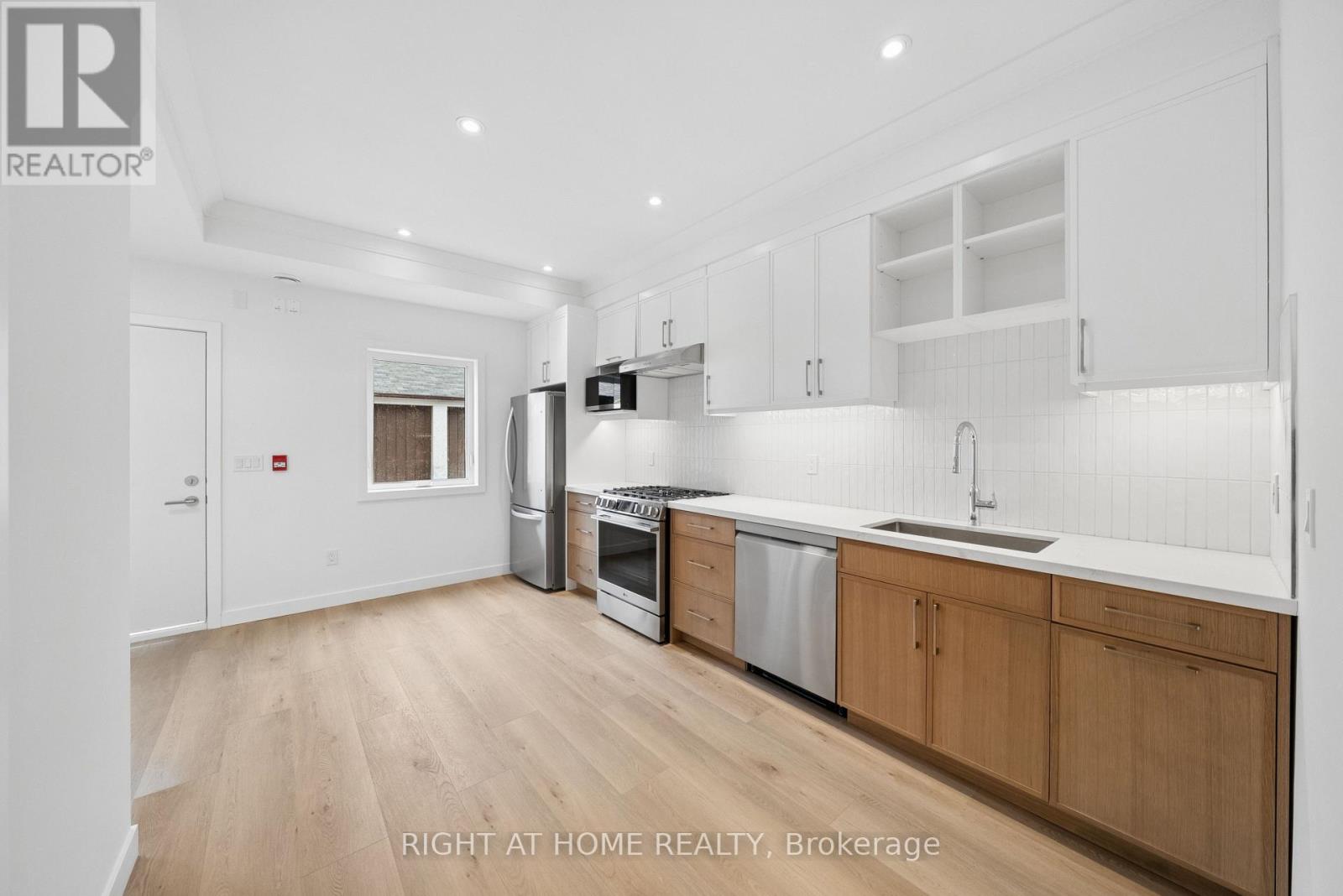Multiplex at 10 - 91 BARTON AVENUE, Toronto (Annex)