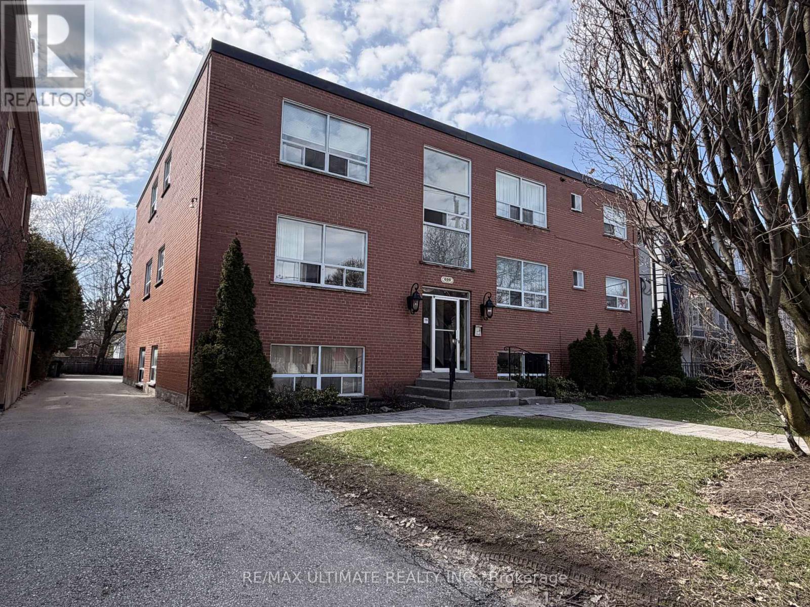 Multiplex at 303 - 699 BALLIOL STREET, Toronto (Mount Pleasant East)