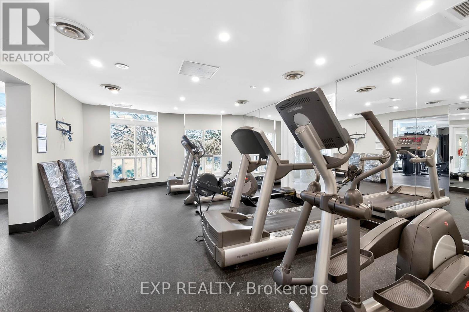 Apartment at 517 - 23 LORRAINE DRIVE, Toronto