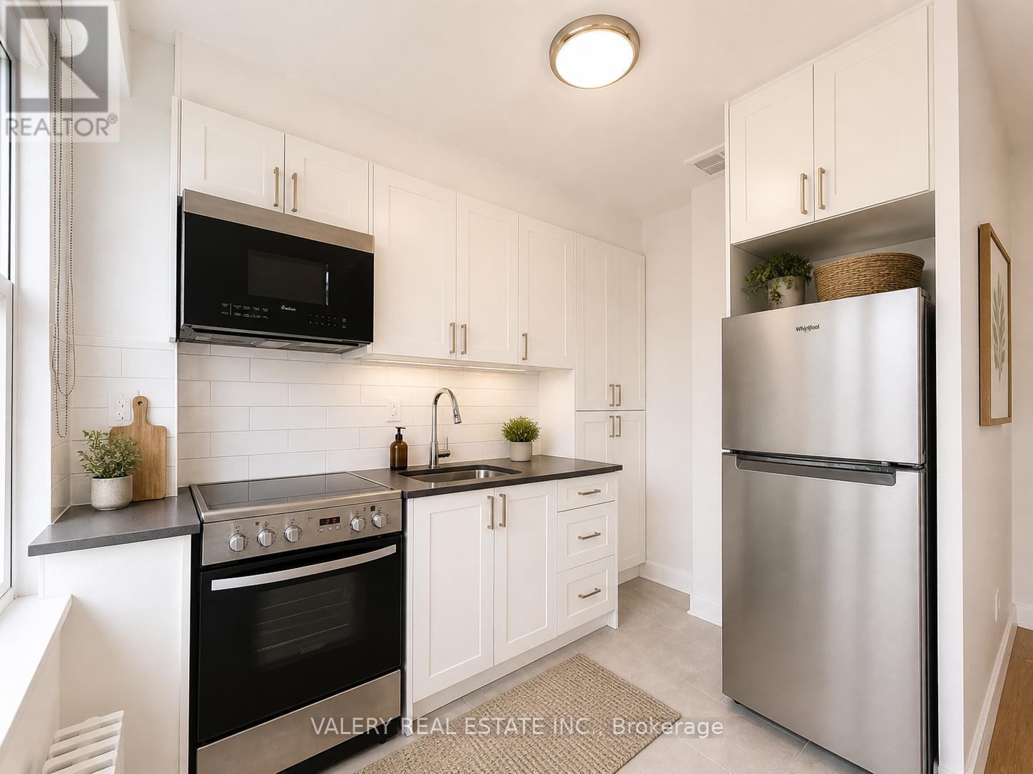 Townhouse at 608 - 161 ST. GEORGE STREET, Toronto