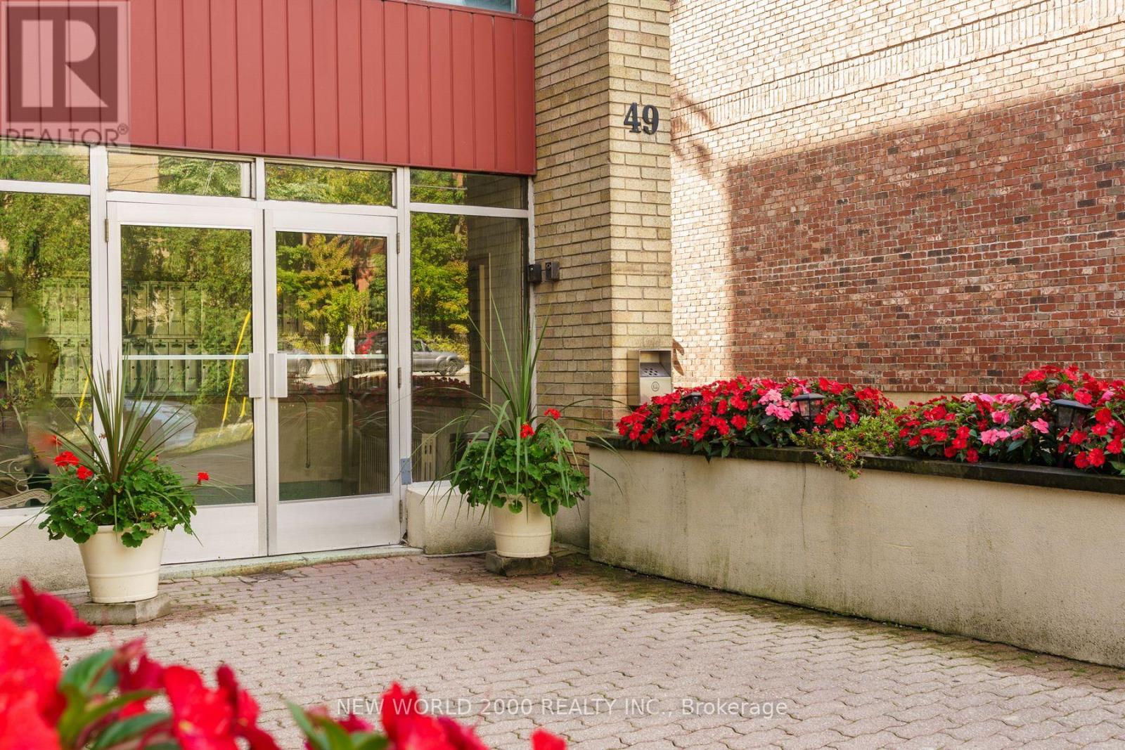 Apartment at 406 - 49 GLEN ELM AVENUE, Toronto