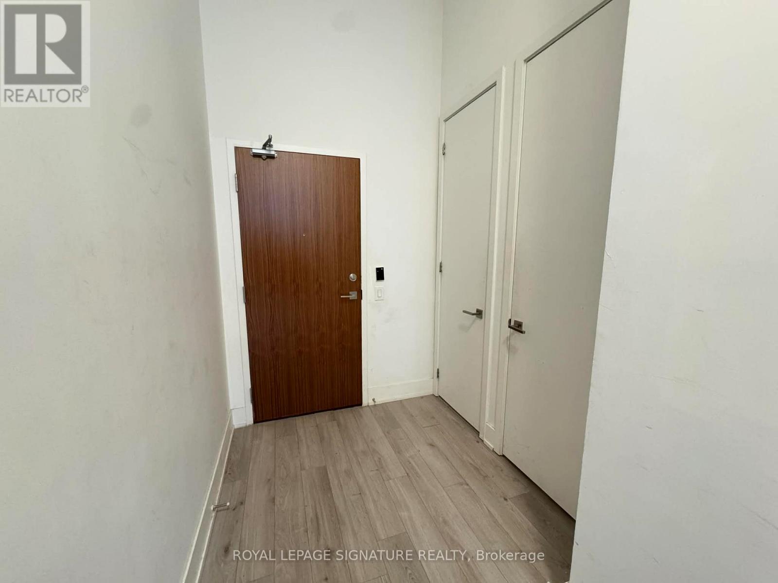 Apartment at 802 - 111 ST CLAIR AVENUE W, Toronto (Yonge-St. Clair)
