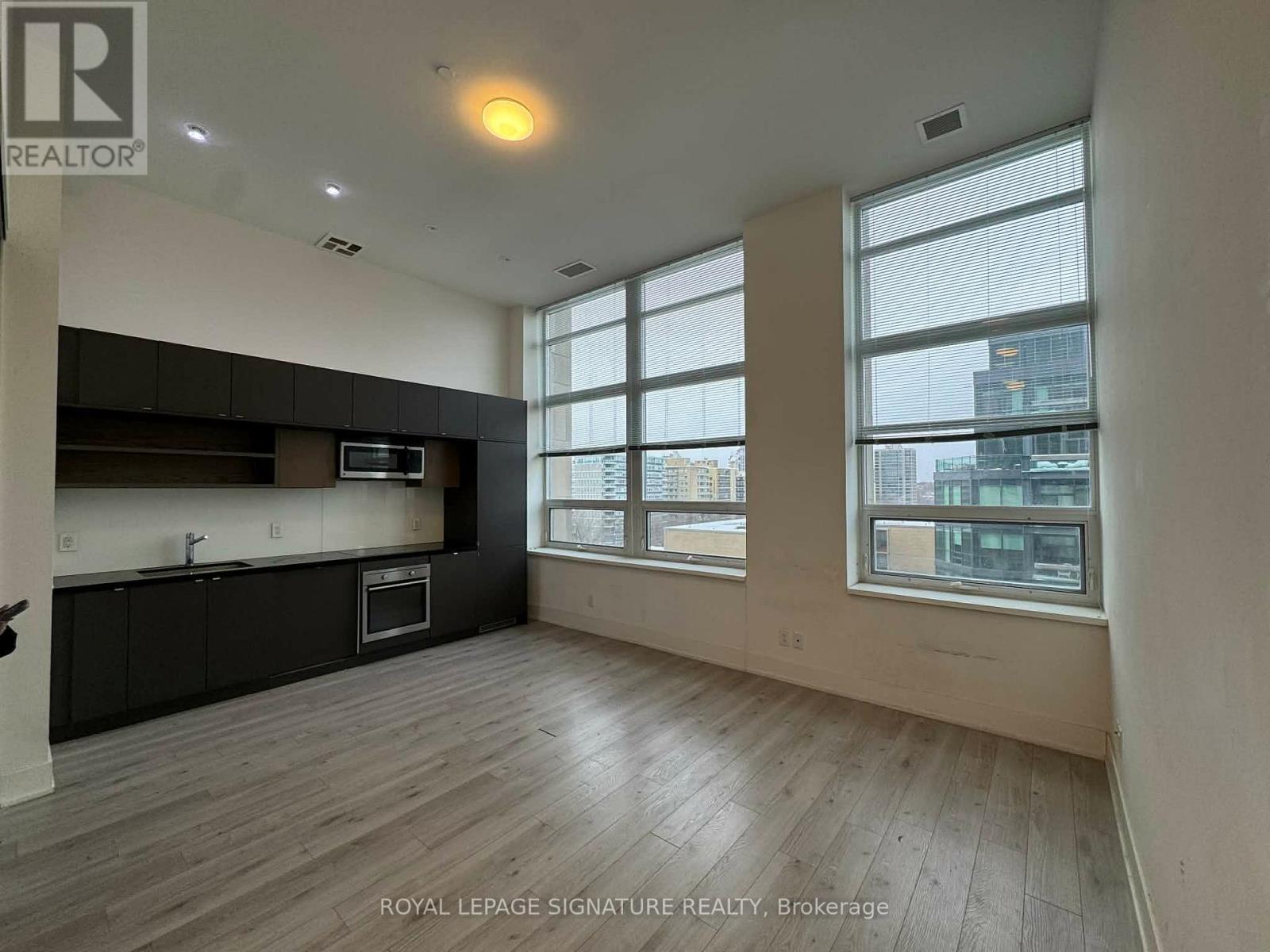 Apartment at 802 - 111 ST CLAIR AVENUE W, Toronto