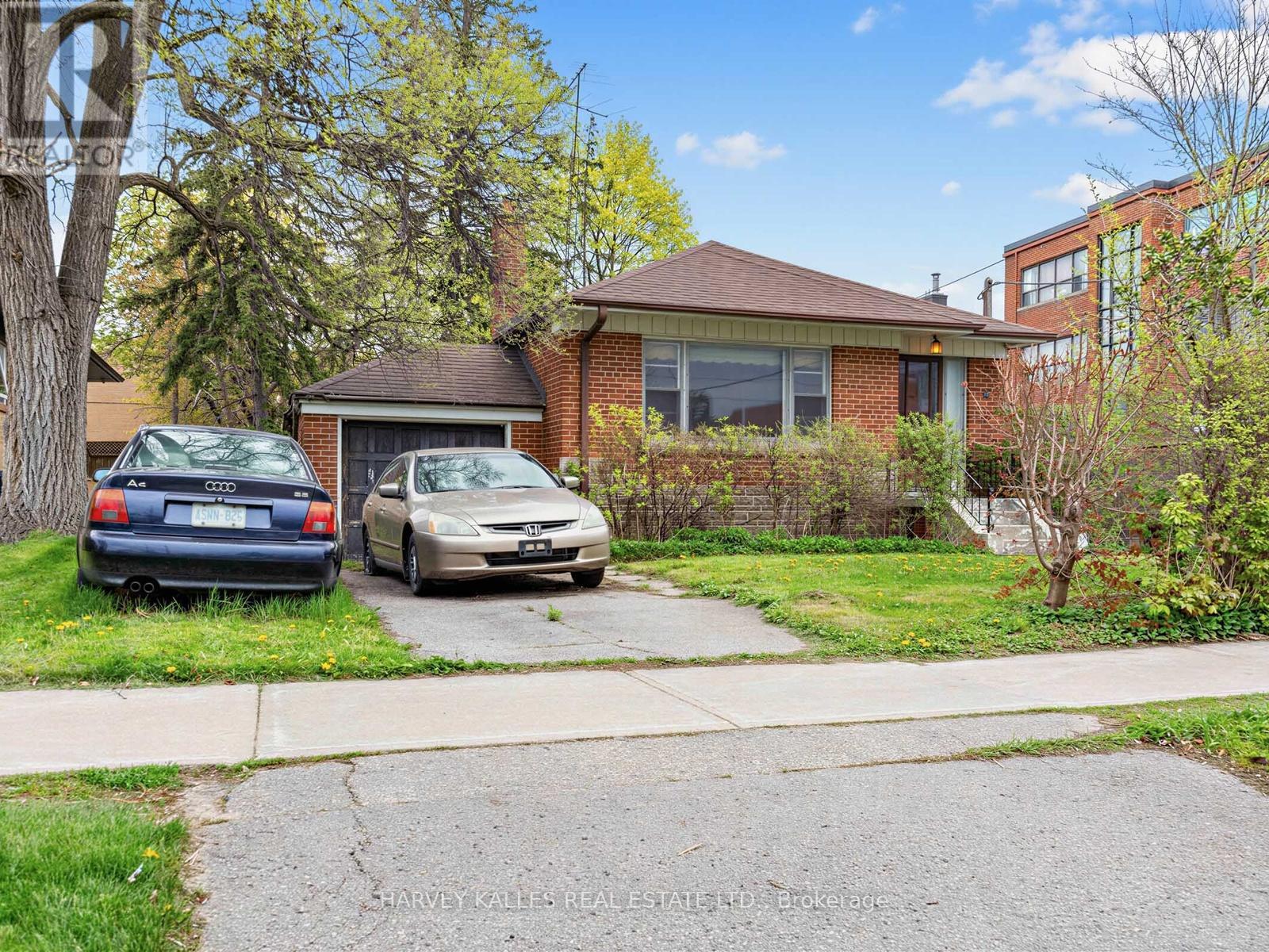 Detached at 12 INVERMAY AVENUE, Toronto (Clanton Park)