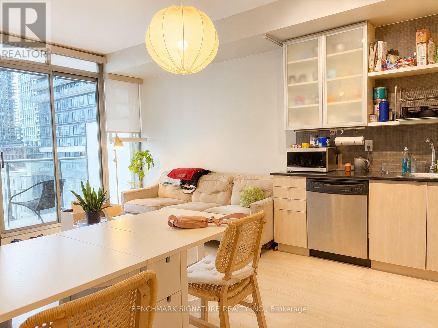 Apartment at 905 - 33 LOMBARD STREET, Toronto (Church-Yonge Corridor)