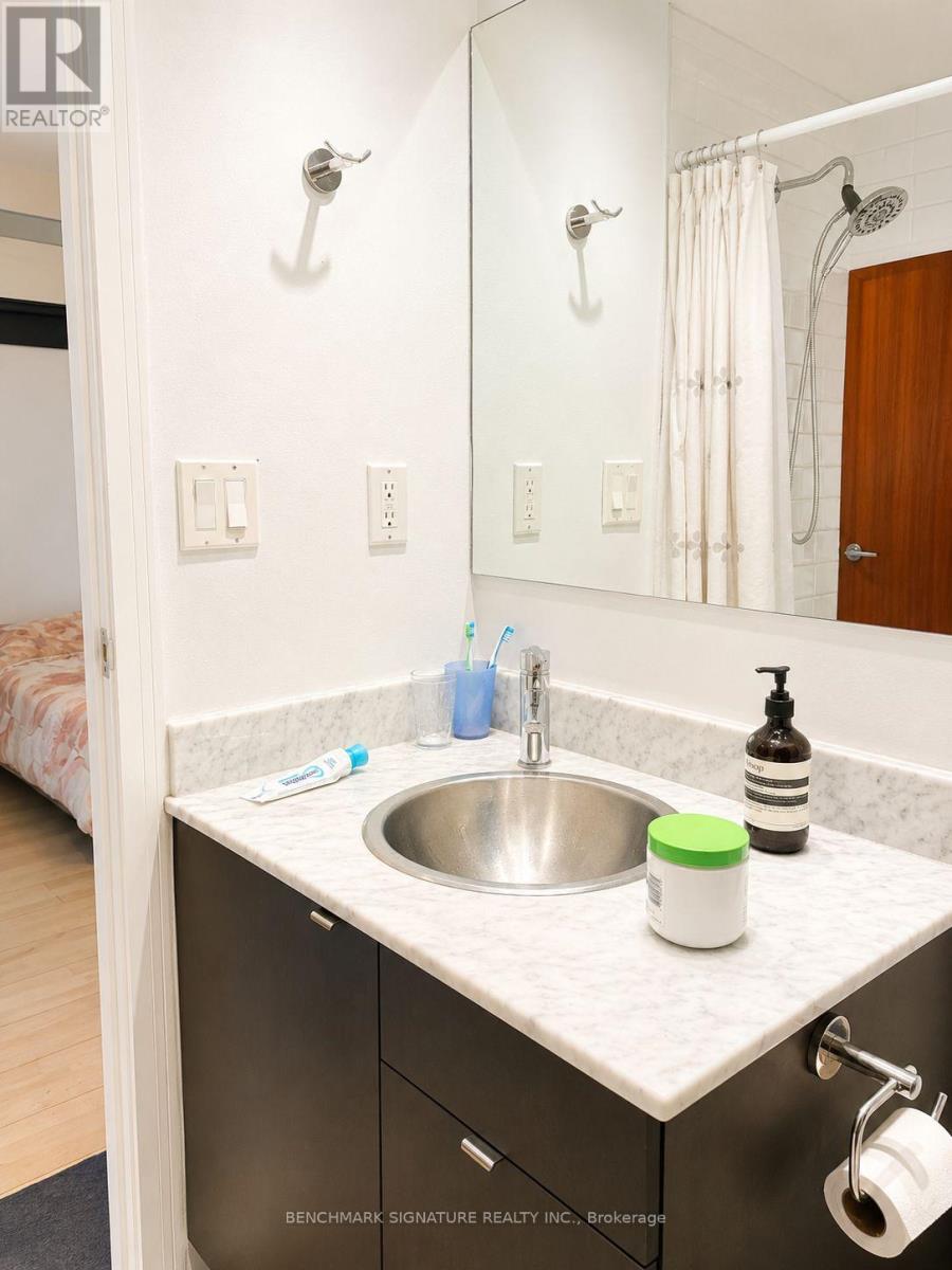 Apartment at 905 - 33 LOMBARD STREET, Toronto