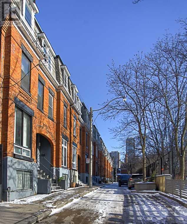 Townhouse at 2 MONTEITH STREET, Toronto (Church-Yonge Corridor)