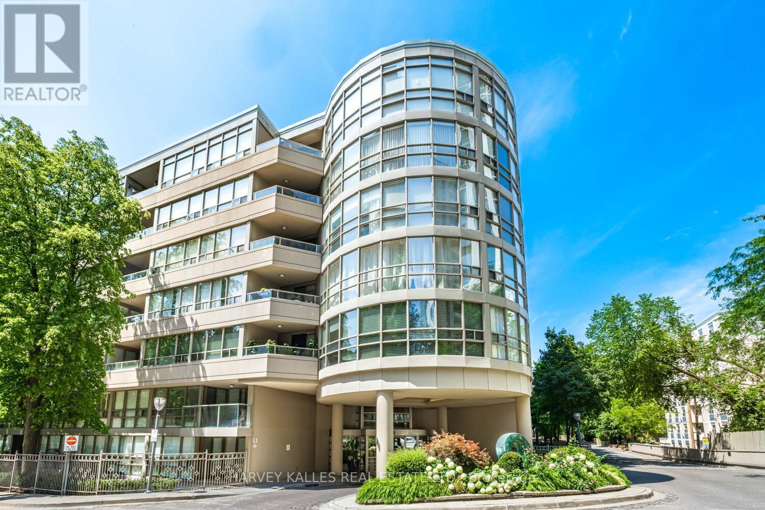 Apartment at 108 - 18 LOWER VILLAGE GATE, Toronto (Forest Hill South)