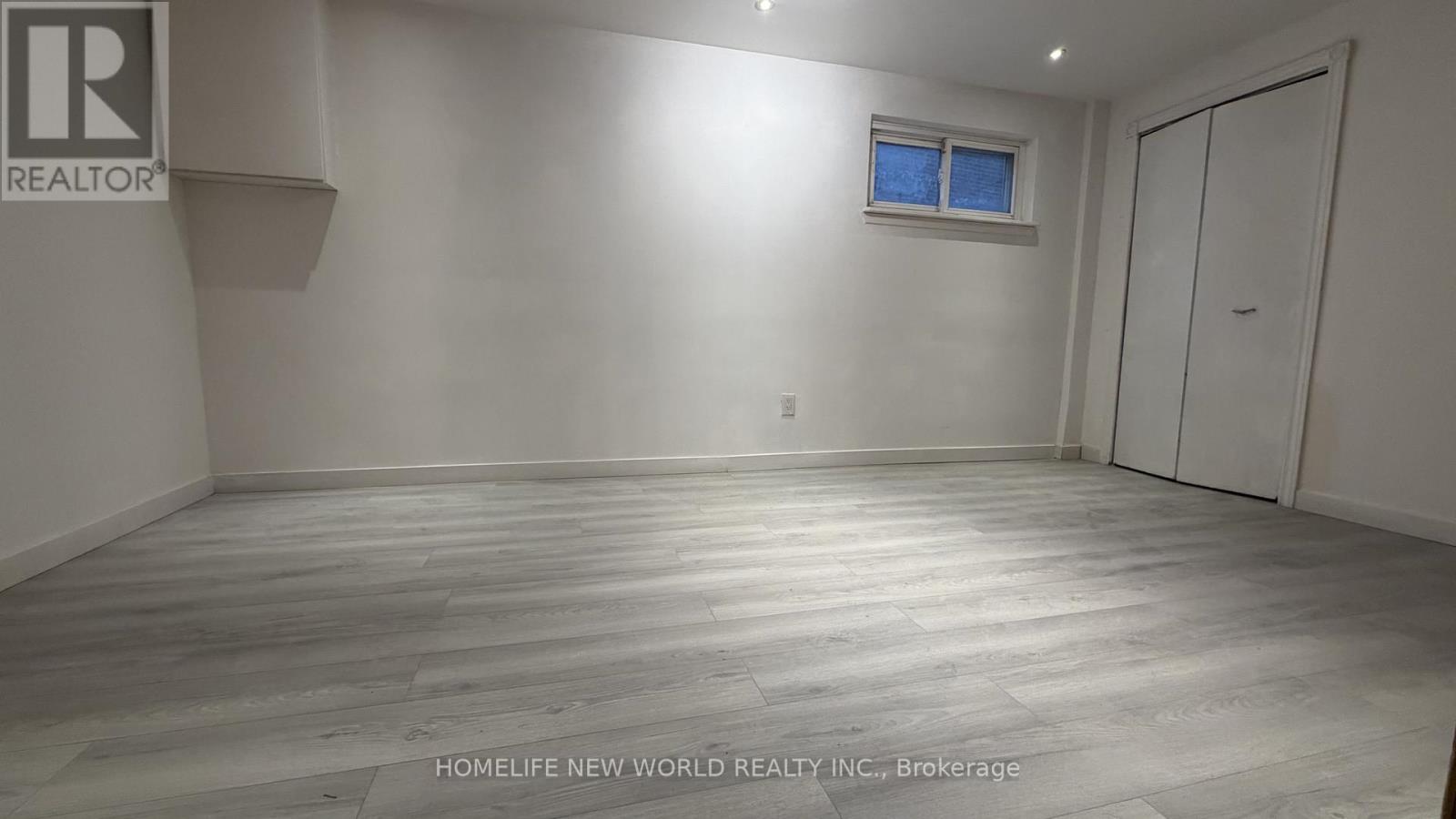Semi-Detached/Link at LOWER LEVEL - 135 PINEWAY BOULEVARD, Toronto