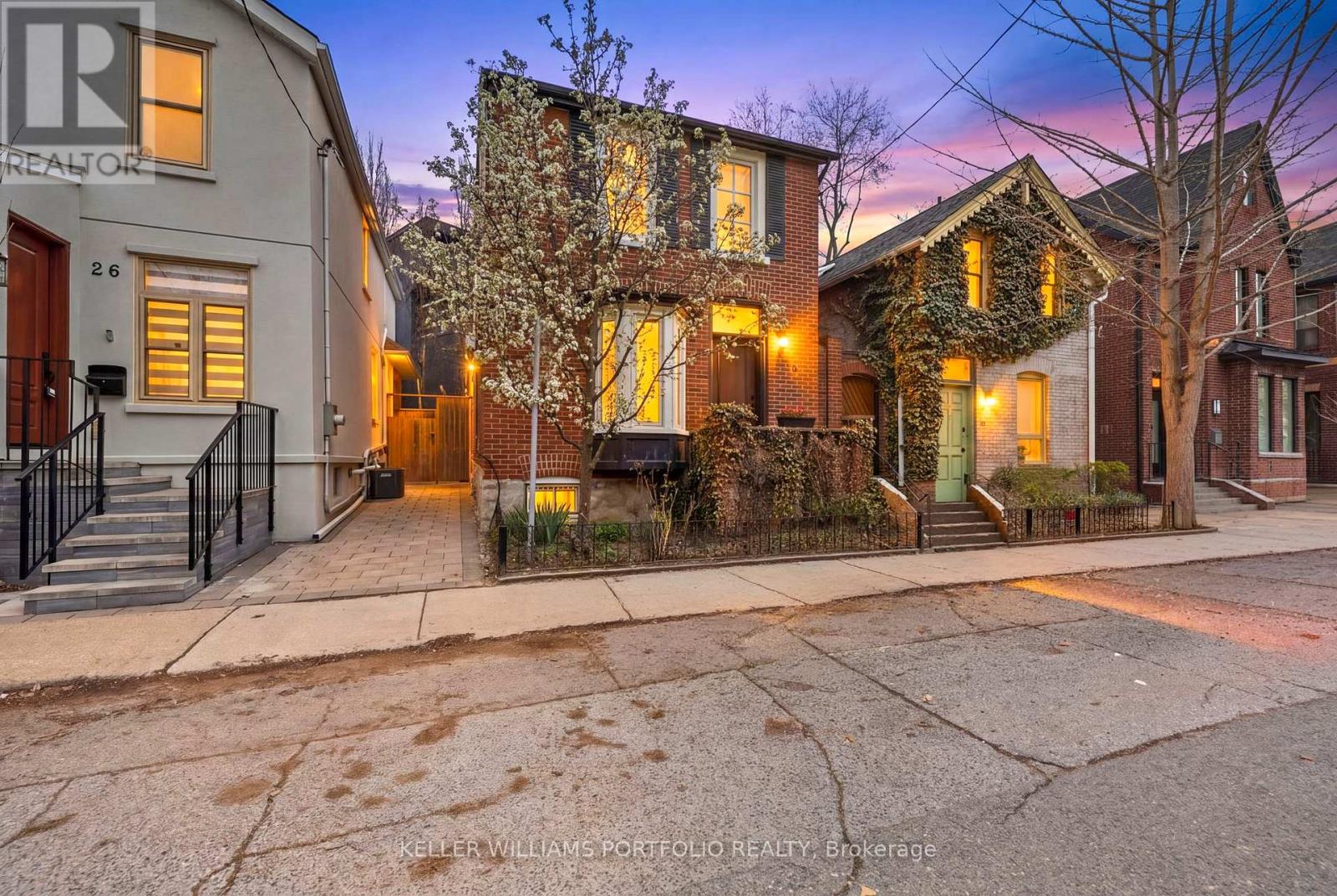 Detached at 24 BISHOP STREET, Toronto (Annex)