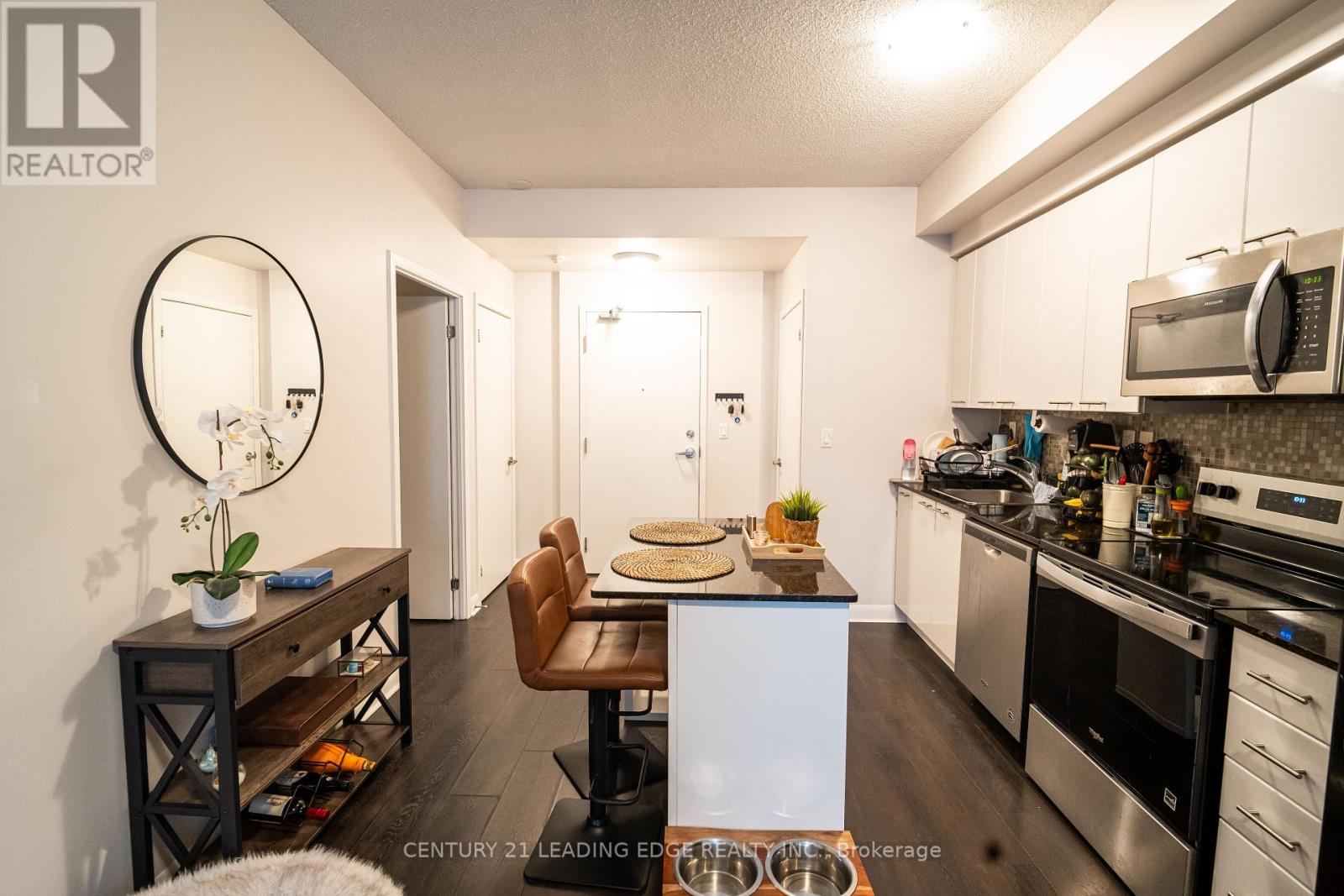 Apartment at 517 - 15 BRUYERES MEWS, Toronto
