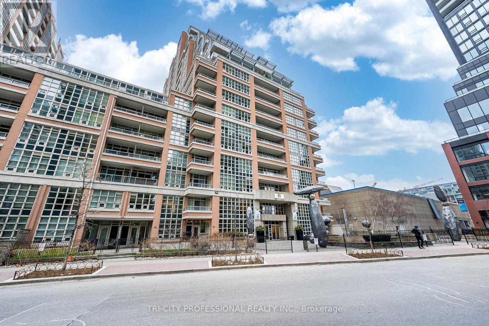 Apartment at 1713 - 85 E LIBERTY STREET, Toronto (Niagara)