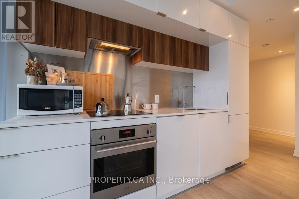 Apartment at 1303 - 185 ROEHAMPTON AVENUE, Toronto (Mount Pleasant West)