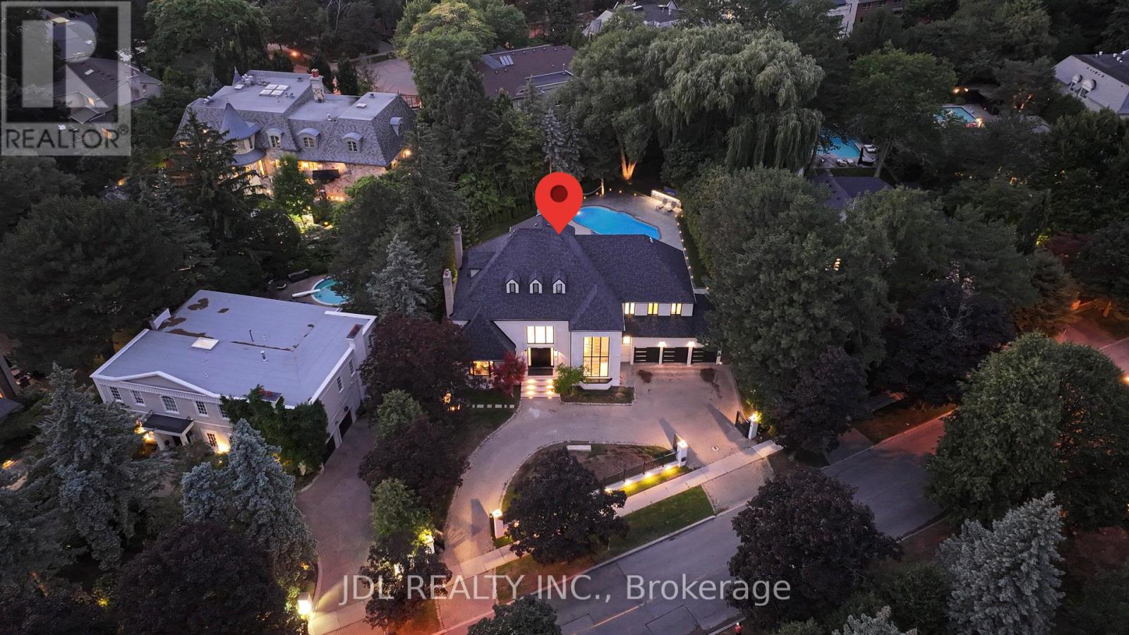 Detached at 19 FIFESHIRE ROAD, Toronto (St. Andrew-Windfields)