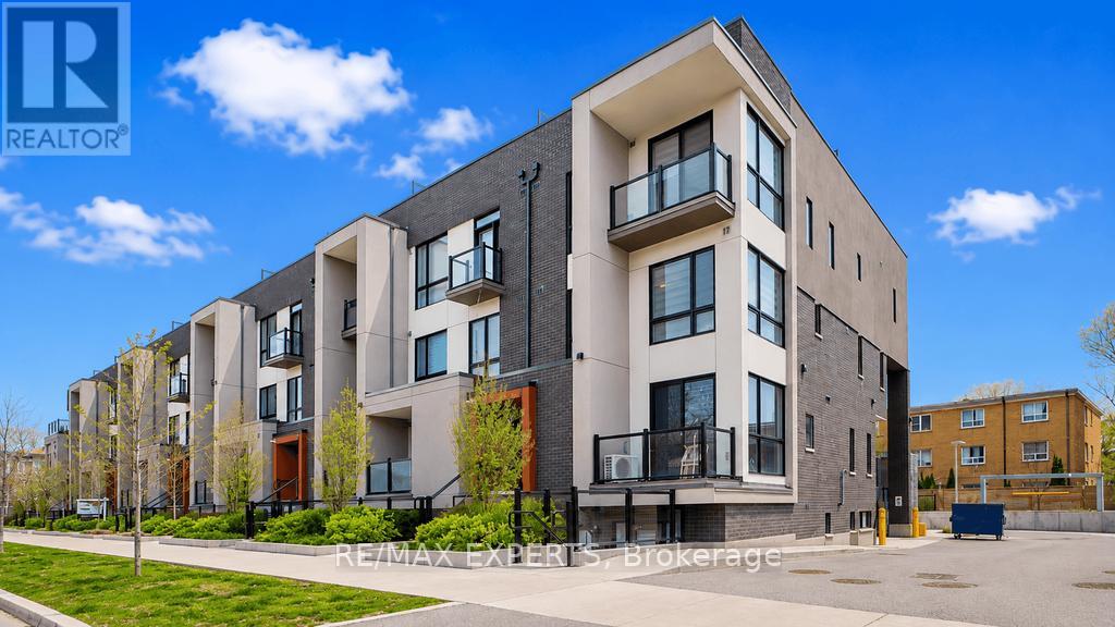 Townhouse at 7 - 8 MARQUETTE AVENUE, Toronto (Englemount-Lawrence)