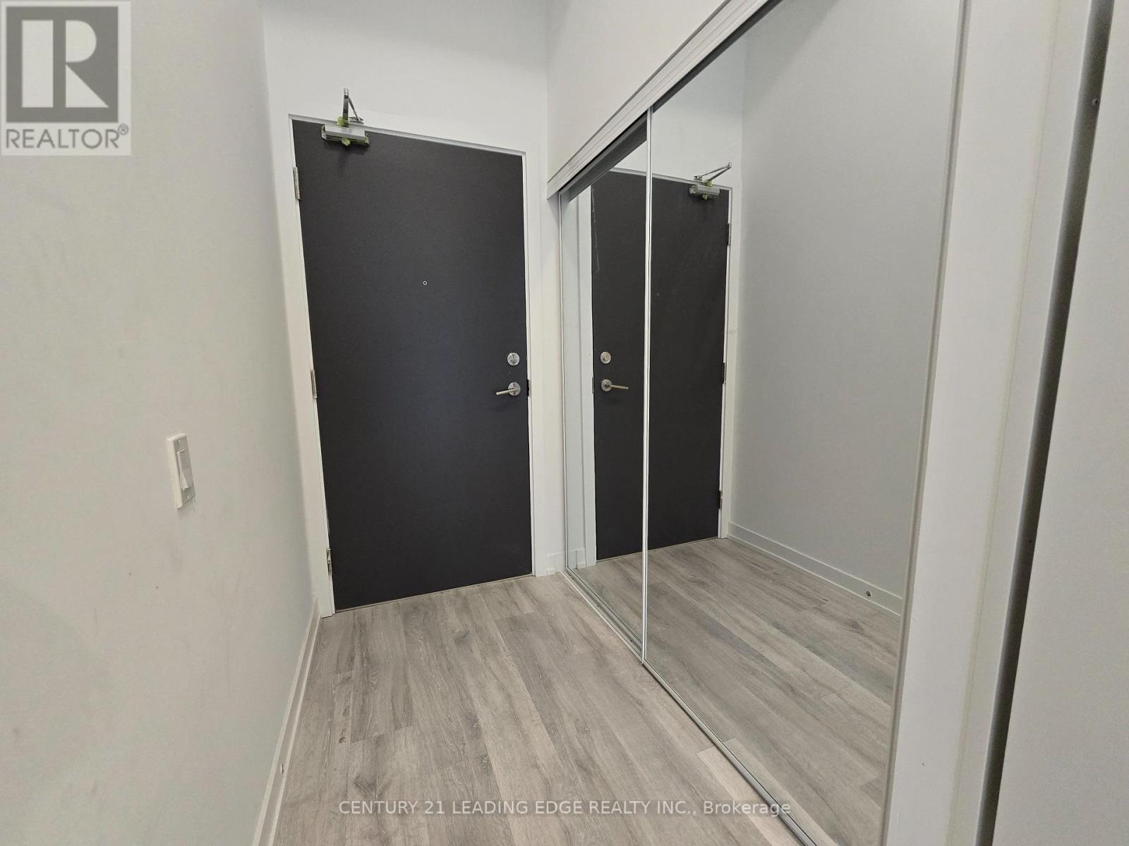 Apartment at N908 - 7 GOLDEN LION HEIGHTS, Toronto