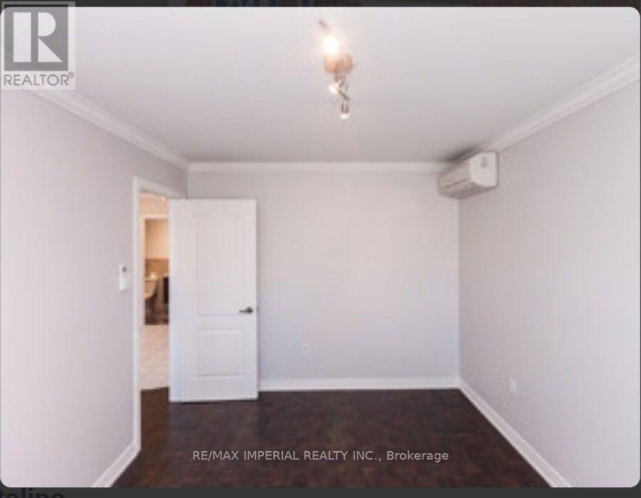 Detached at 714R DUFFERIN STREET, Toronto