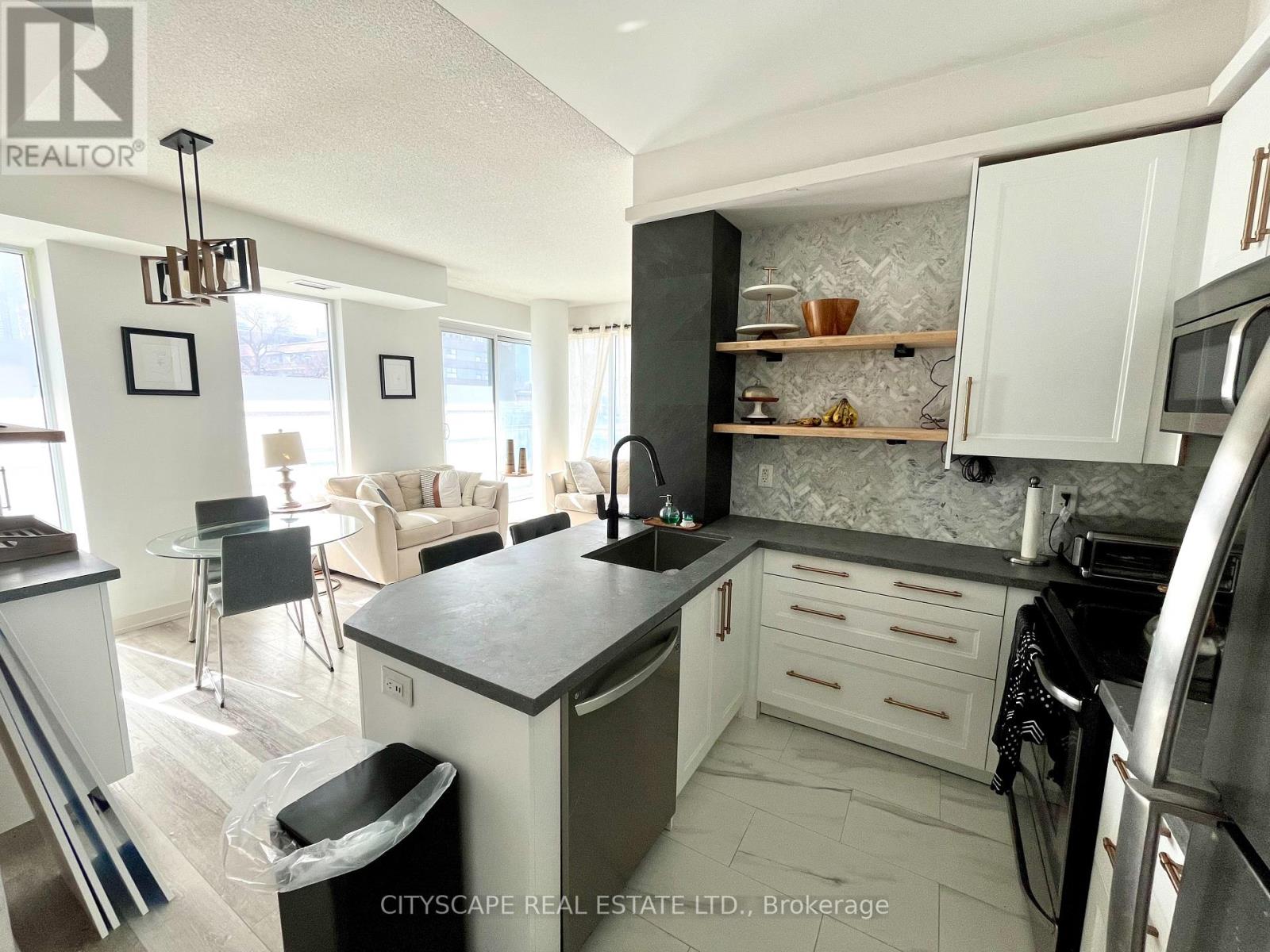 Apartment at 303 - 260 SACKVILLE STREET, Toronto (Regent Park)