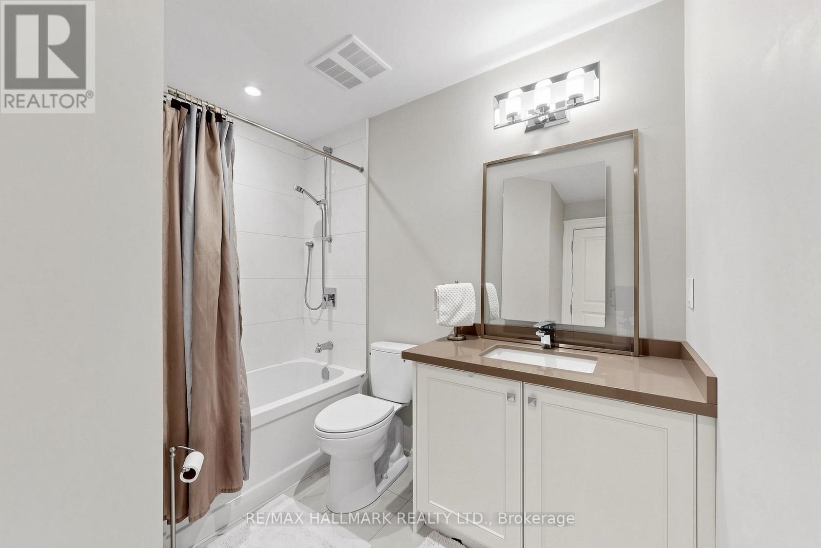 Detached at 50 LLOYDMINSTER CRESCENT, Toronto
