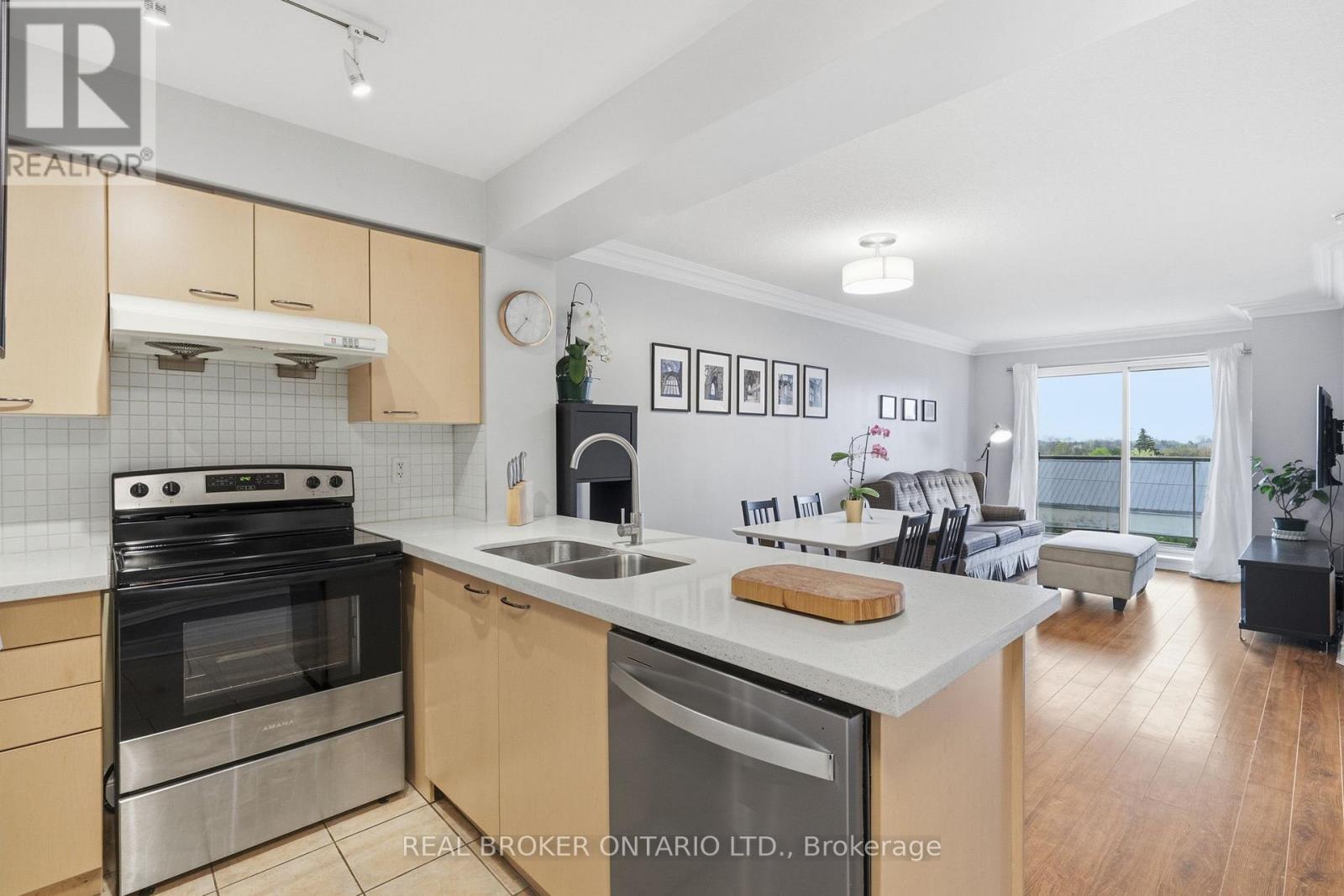 Apartment at 609 - 2 CLAIRTRELL ROAD, Toronto (Willowdale East)